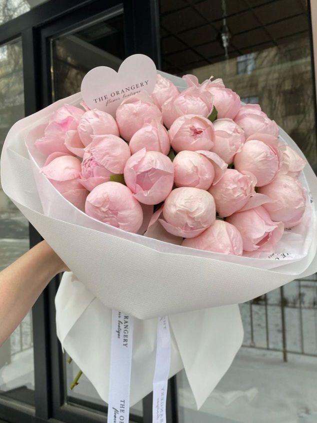 Timber Ridge Crest workshop space where corporate flower arrangements are designed and prepared for business delivery